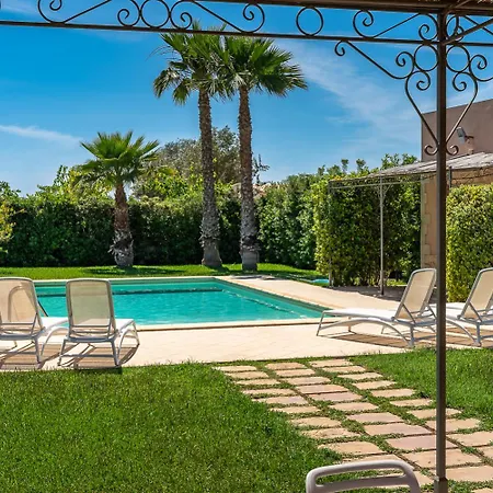 Bouganville Con Piscina By Wonderful Italy *