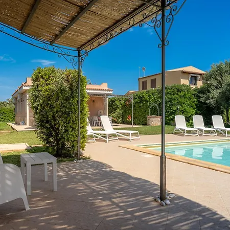 Bouganville Con Piscina By Wonderful Italy Syracuse